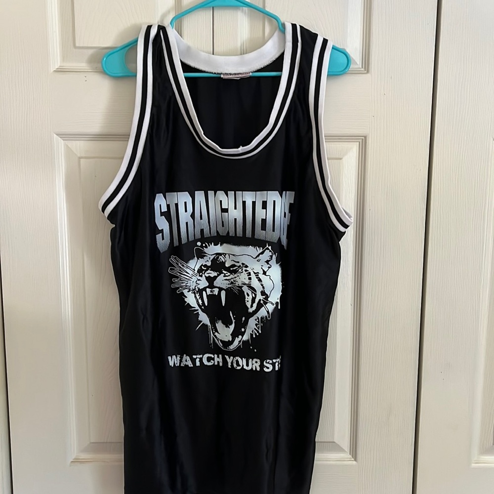 Straightedge basketball jersey XL